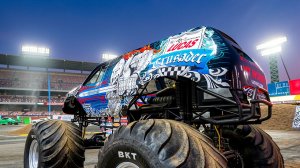 Монстр Траки. Отвал колес. Трюки. Monster Jam CRUSH IT!
