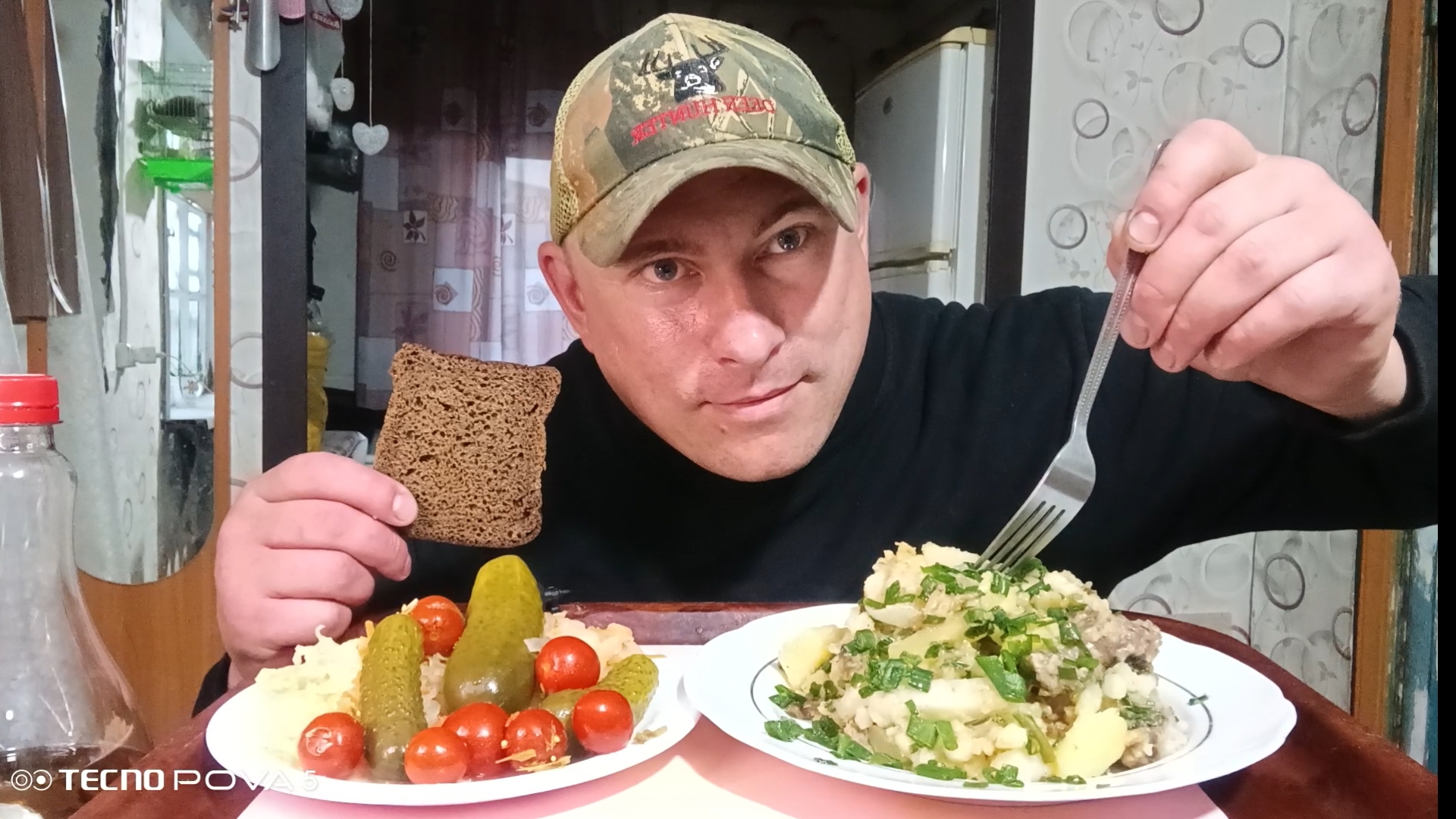 Мукбанг/Обжорыч/Еда на камеру/Тушёная картошка с мясом и Соленья/ смотреть онлайн