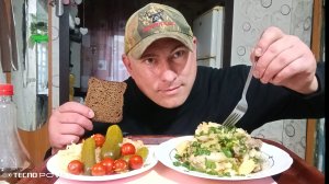 Мукбанг/Обжорыч/Еда на камеру/Тушёная картошка с мясом и Соленья/