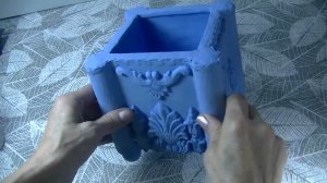 Картонная Коробочка .  Декор коробки папье маше и древесной пульпой ..