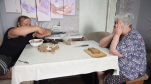 Переживает пенсионерка о муже путешественнике Готовим бутерброды к его приезду ПОДВАЛ ИЛЬИЧА еда