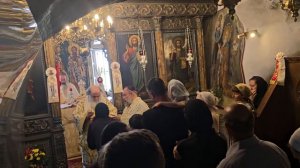 Причастие. Причащает сам Патриарх Иерусалимский в монастыре Преподобного Онуфрия Великого в Акелдаме