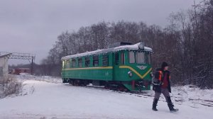 АМ1-169 на железнодорожном переезде. (Тёсовская узкоколейная железная дорога).