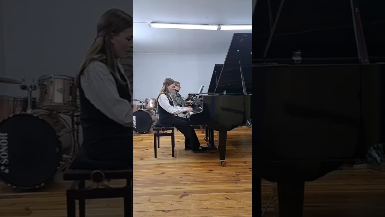 Ангеліна Сорока, 15 років М.Скорик "В народному стилі", викладач Наталія Широкова смотреть онлайн