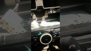 Лада Приора не включается штатная магнитола