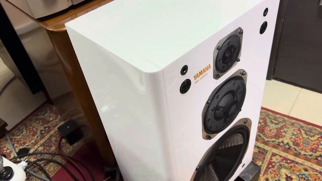Белые кораблики Yamaha ns 1000x смотреть онлайн
