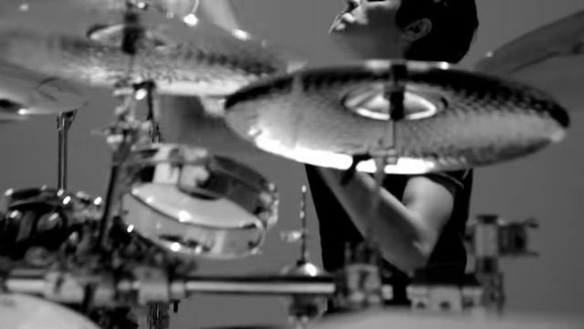 Avenged Sevenfold - Hail To The King [Official Music Video]