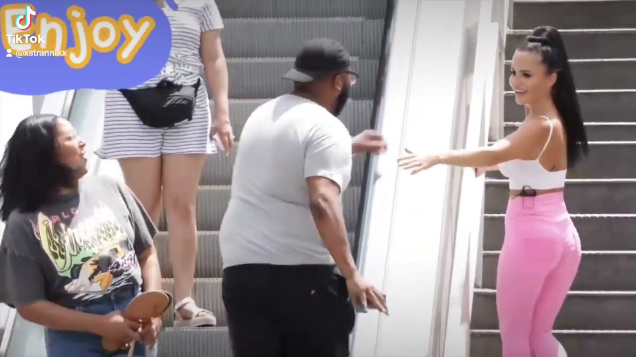 Пранк на эскалаторе #funny #пранк #prankvideo #pranks #prank