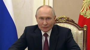Владимир Путин поздравил российских выпускников с окончанием учебы.