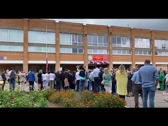 Гимн гремит у школы внучки смотреть онлайн