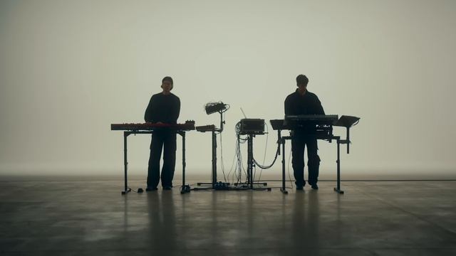 TWO LANES - Calling (Live Session) смотреть онлайн