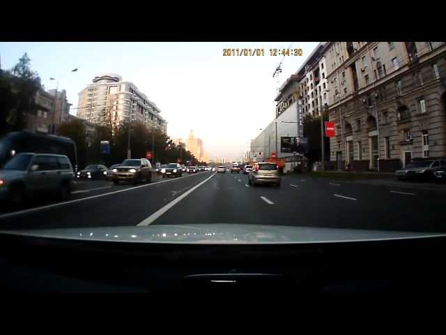 Тест видеорегистратора INTRO VR-418 [День] смотреть онлайн