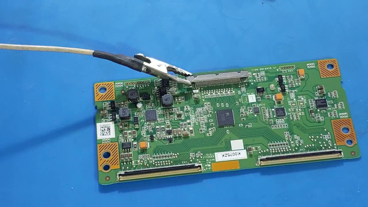 Kivi 40FK30G не включается, проблема в T-con смотреть онлайн