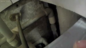 Я обнаружил свищ на чугунном канализационном стояке что с этим делать