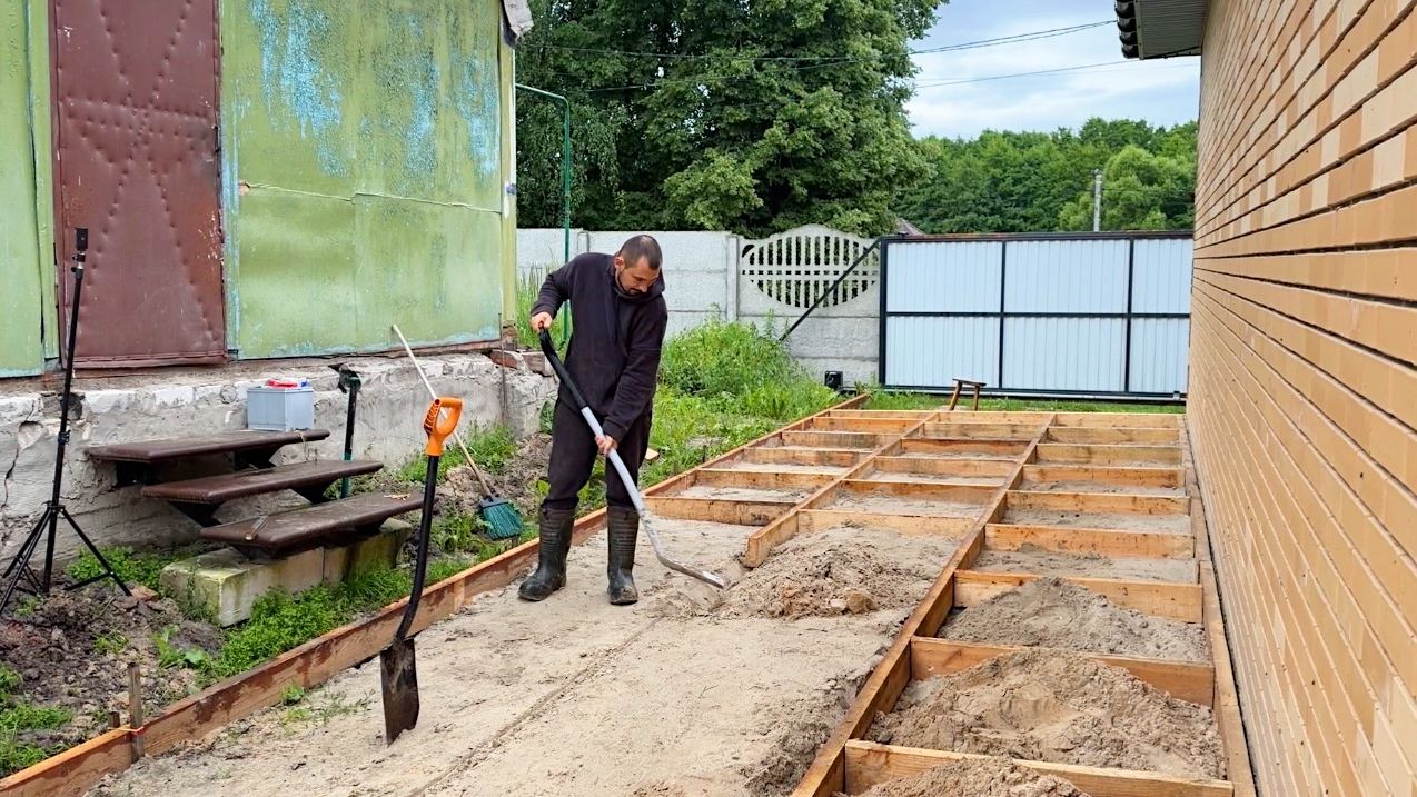 Придется все переделывать. Зачем мы разбираем опалубку? Строим дом в деревне своими руками. смотреть онлайн