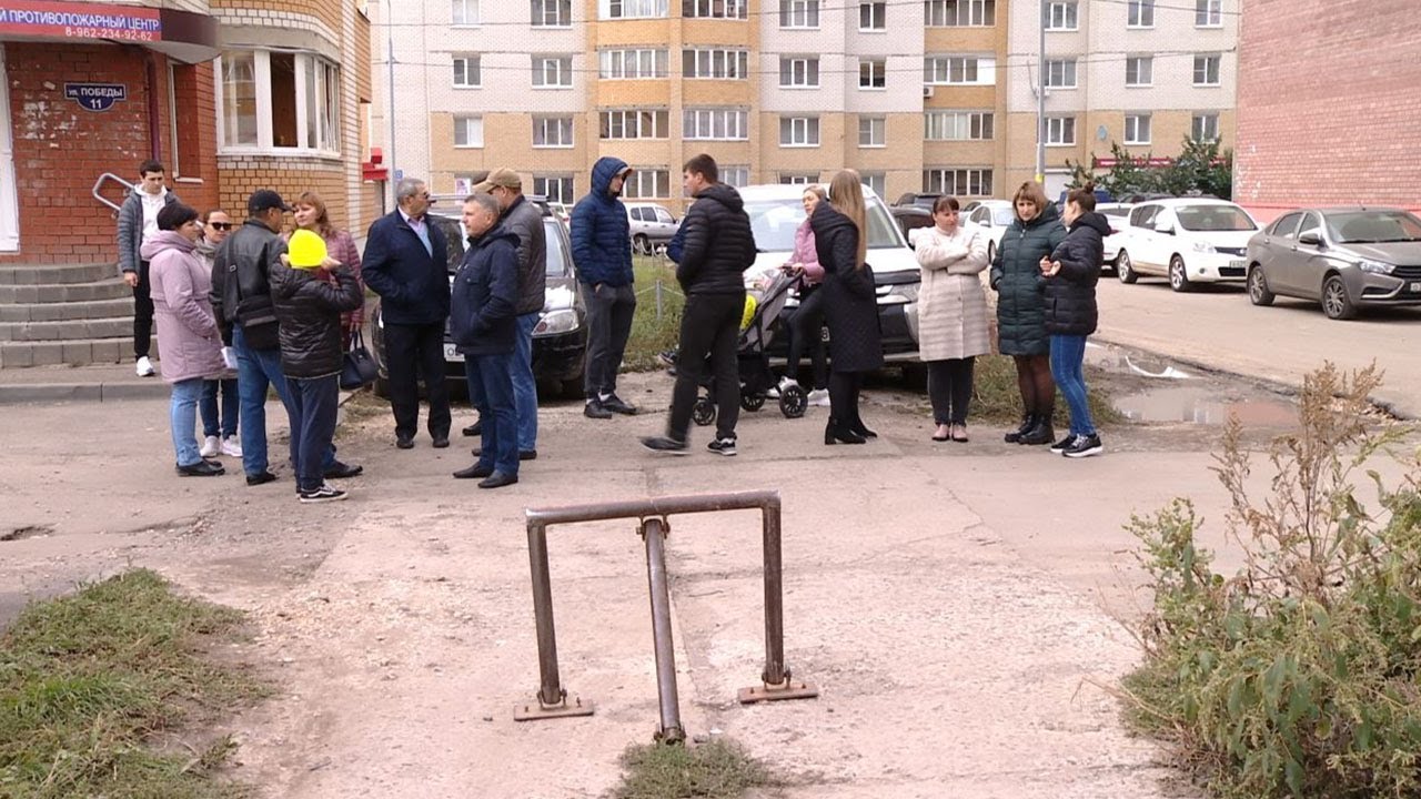 Жители многоэтажек на севере Тамбова не могут поделить дворовую территорию смотреть онлайн