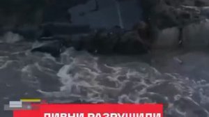 Ливни смыли участок трассы в Челябинской области. В провал на скорости въехал автомобиль.