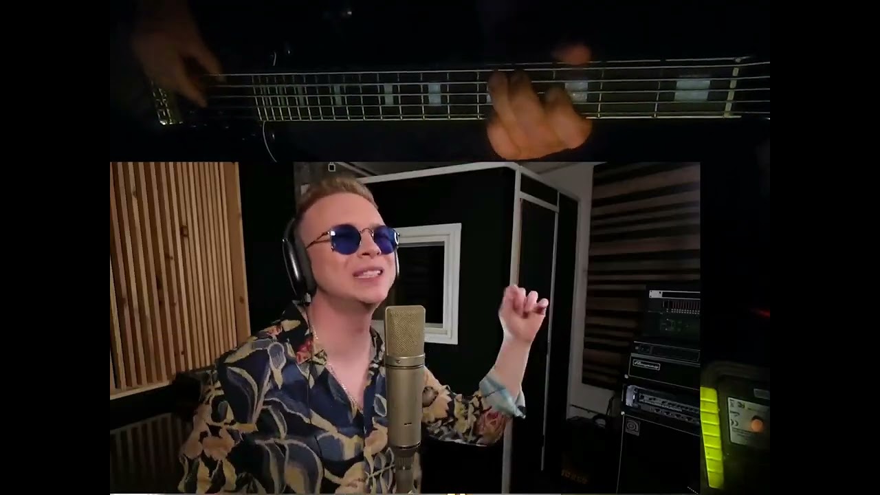 Boogie Wonderland - Leonid & Friends (BASS COVER) смотреть онлайн