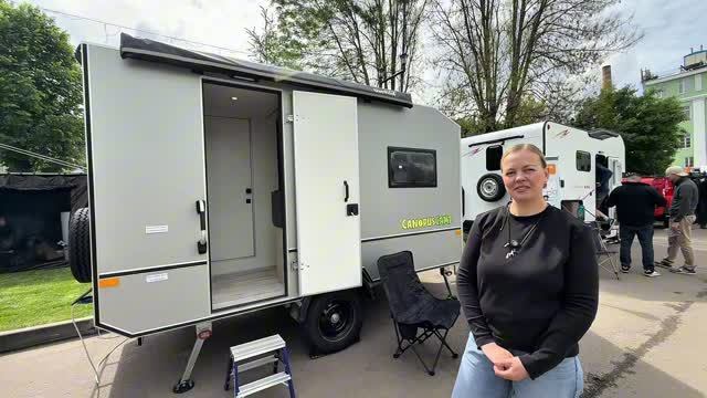 Крепкий прицеп-дача из Свердловской области на стальном каркасе для российских дорог смотреть онлайн