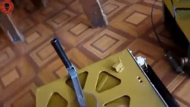 Неожиданная находка из гаража, или что в железном ящике? (суфлер) смотреть онлайн