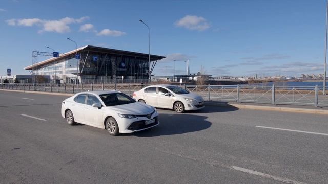 Гонка Toyota Camry Us Peugeot 408