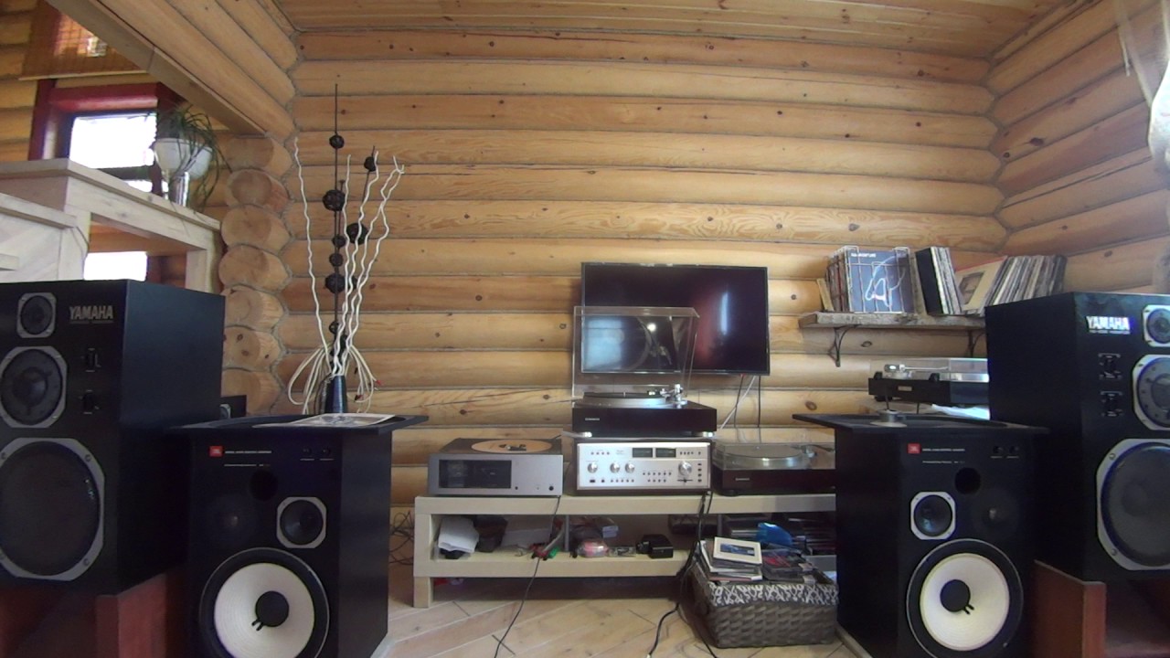 Accuphase E-303 and Pioneer PL-50L смотреть онлайн