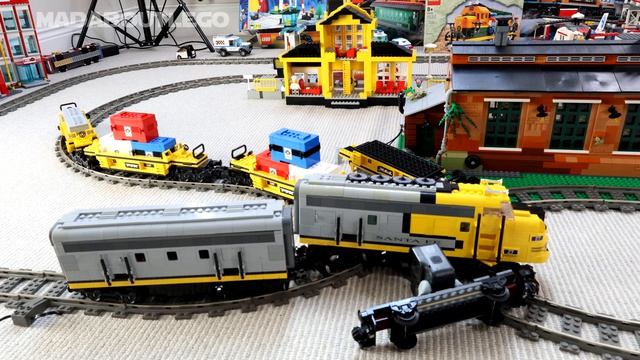 Строим Супер-Поезд ЛЕГО! 🟢🟠 Секреты зелёного локомотива  (LEGO видео детям)