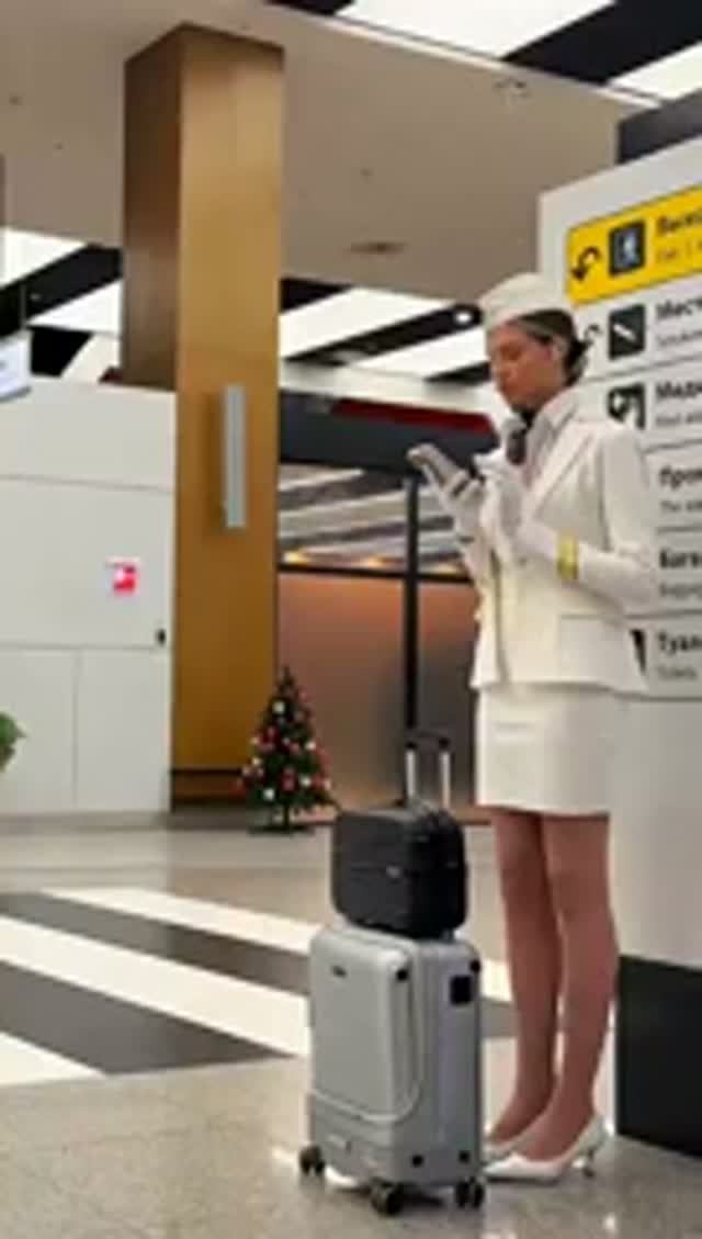 Таких девушек нельзя пускать в общественные места. Многие могут потерять рассудок смотреть онлайн