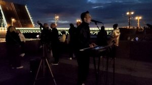 ИВАН ГАРД ВЫСТУПАЕТ ДВОРЦОВЫЙ МОСТ