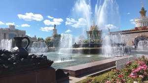 Цветочный маршрут по ВДНХ, ч. 3. Поймайте радугу над фонтаном «Каменный цветок» ...