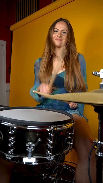 WHITESNAKE - IS THIS LOVE 🔥🔥#whitesnake #isthislove #drumcover #drummergirl #femaledrummer смотреть онлайн