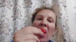Мукбанг клубника с дачи