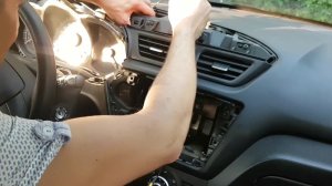 Установка автомагнитолы на Андроиде в Kia Rio за 5 минут.
