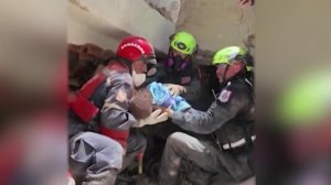 В Венесуэле спустя трое суток из-под завалов удалось спасти младенца