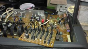 Магнитола Hitachi TRK-3D82. Проблема с приёмом в диапазоне ФМ. Решение