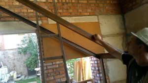 Металло-каркас лестницы с круглыми стартовыми ступенями