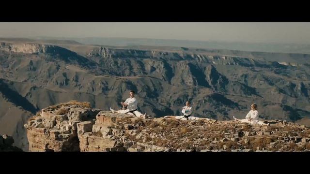 Малыш-каратист   12+  Дженерик со всеми