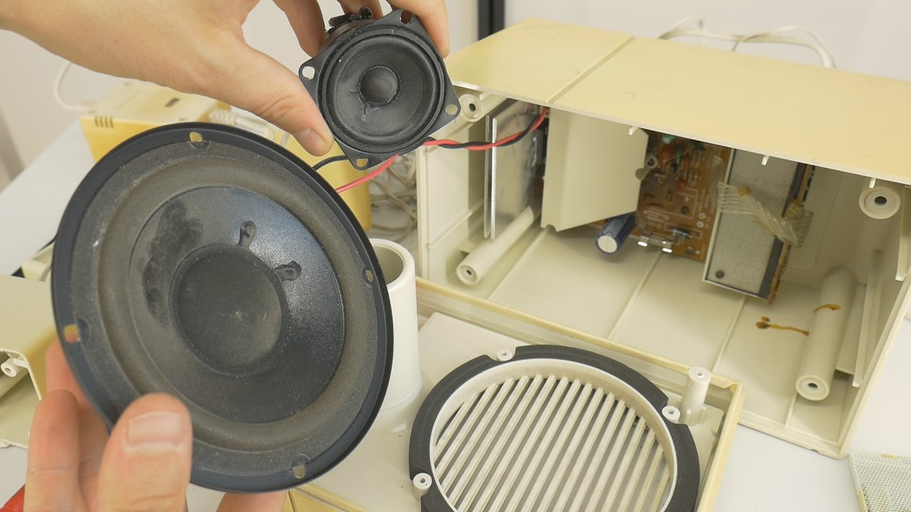 What’s Inside Grandma’s Old Multimedia Speakers + Air Excursion Test смотреть онлайн