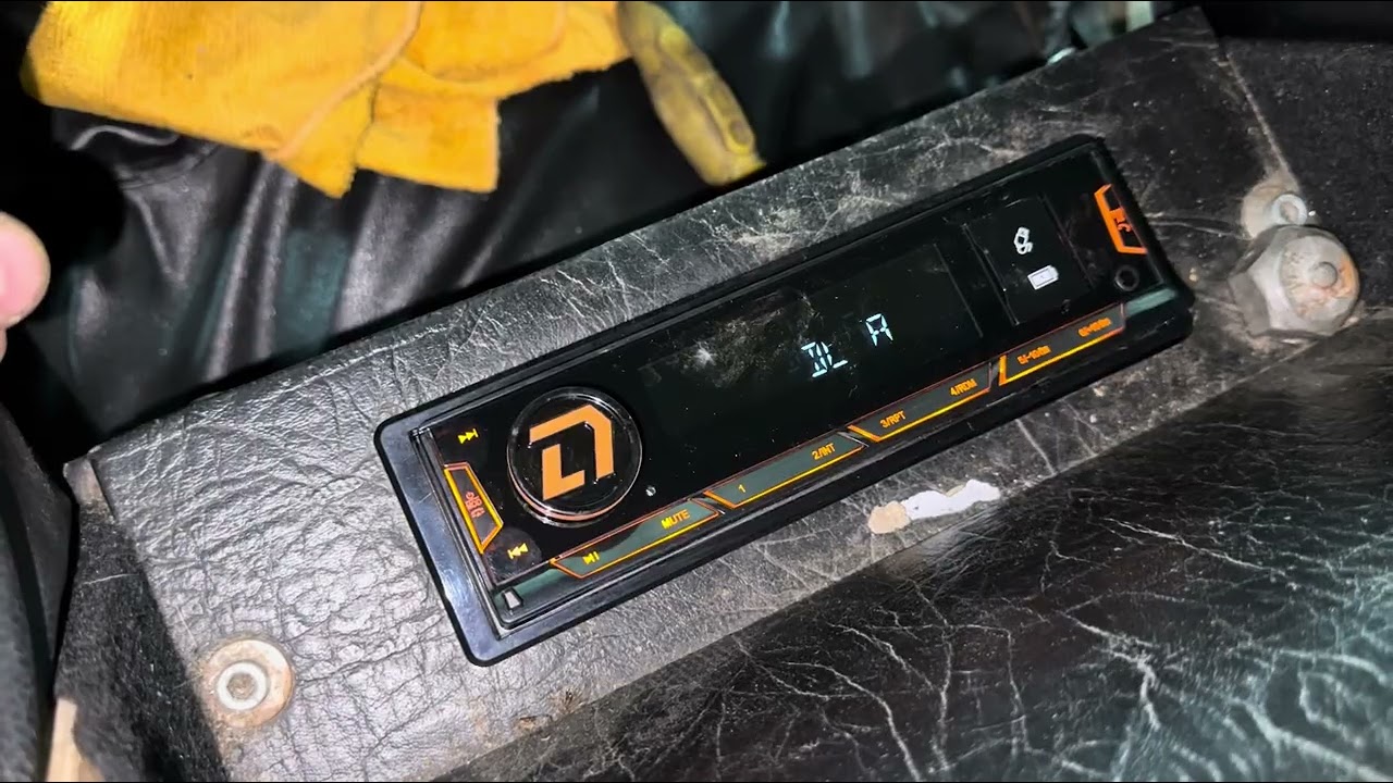 Замена магнитолы в УАЗ Хантер на DL Audio Barracuda HALF-DSP Head Unit смотреть онлайн