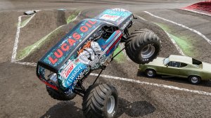 Монстр Траки. Трюки на 3 колесах. Monster Jam CRUSH IT!