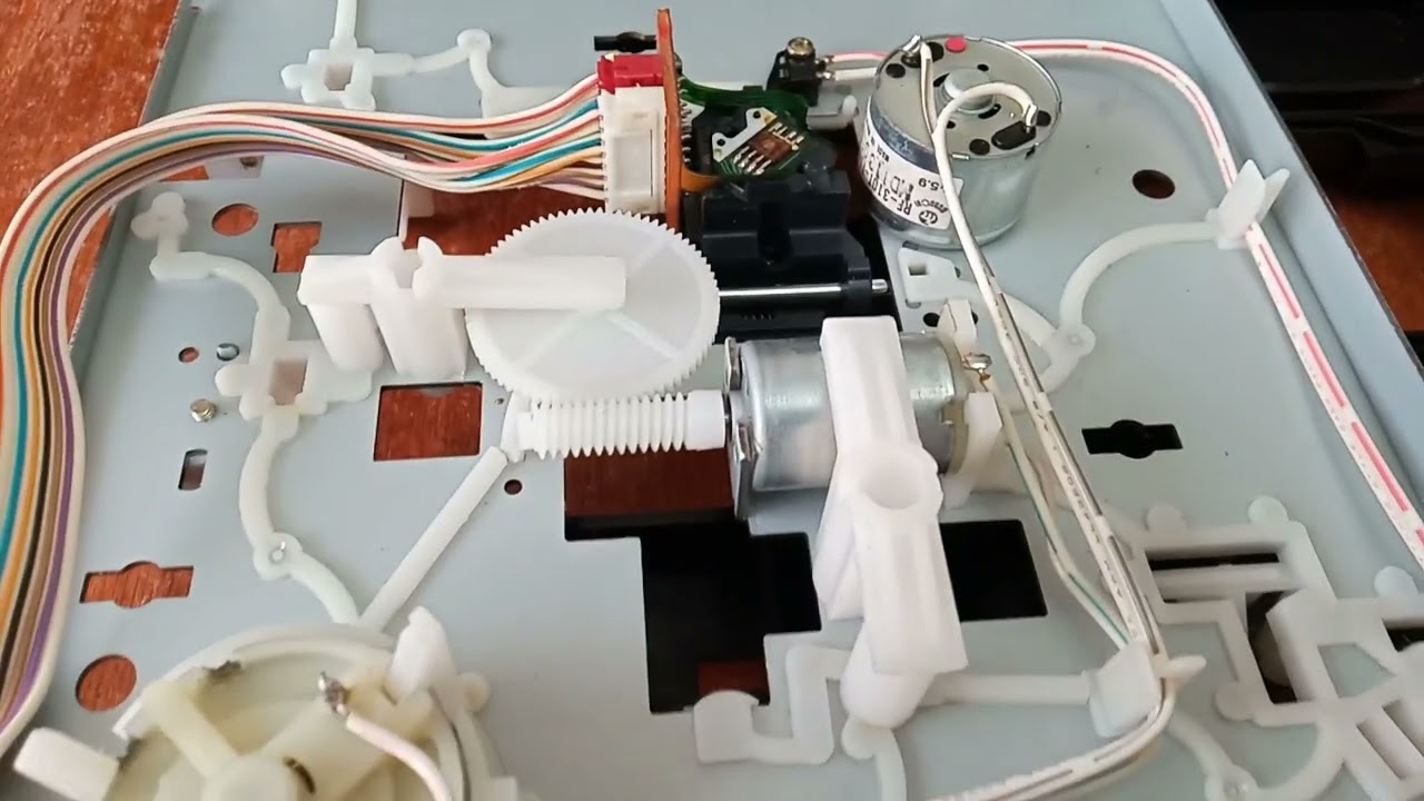 AKAI CD-57 ремонт, профилактика, проверка. смотреть онлайн