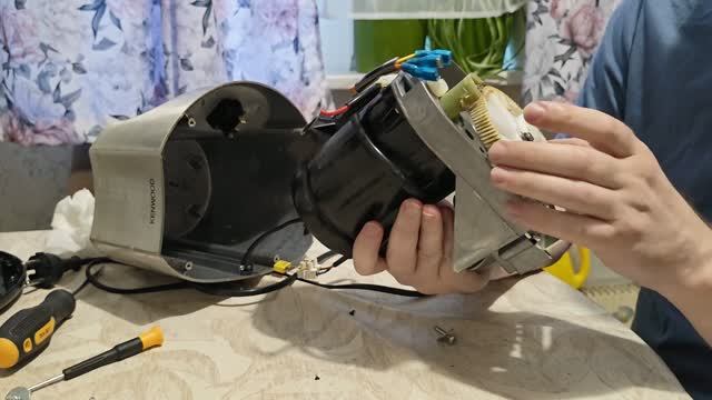 Мясорубка Kenwood MG 510 уже все или еще поработает?