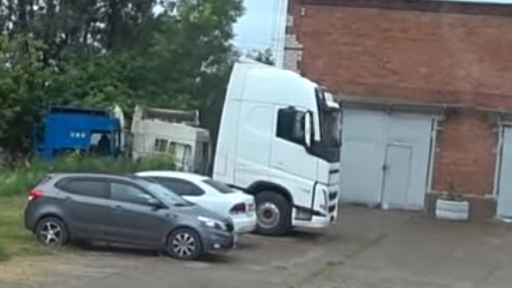 АЗС КОТОРЫЕ О..ЕЛИ... НОВЫЙ "УРОДЕЦ" В НАШЕМ АВТОПАРКЕ...НЕ БЫЛО ЗАБОТ, КУПИЛА БАБА ПОРОСЯ))) смотреть онлайн