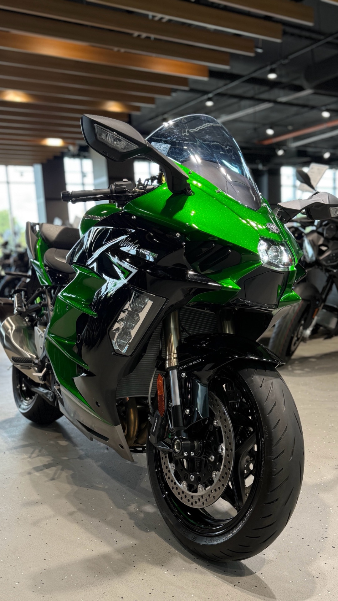 Kawasaki Ninja H2 SX (2023) VIN: ZXT02P-000927 смотреть онлайн