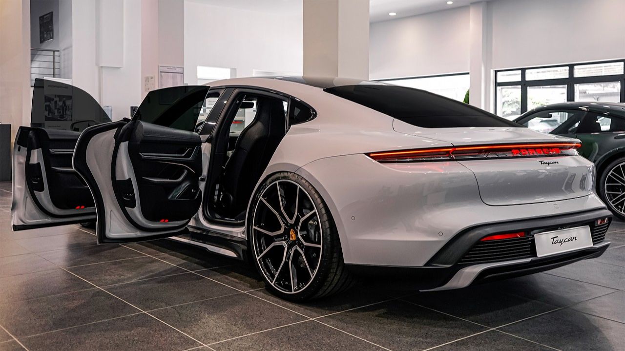 Porsche Taycan 2026 года — обзор экстерьера и интерьера смотреть онлайн