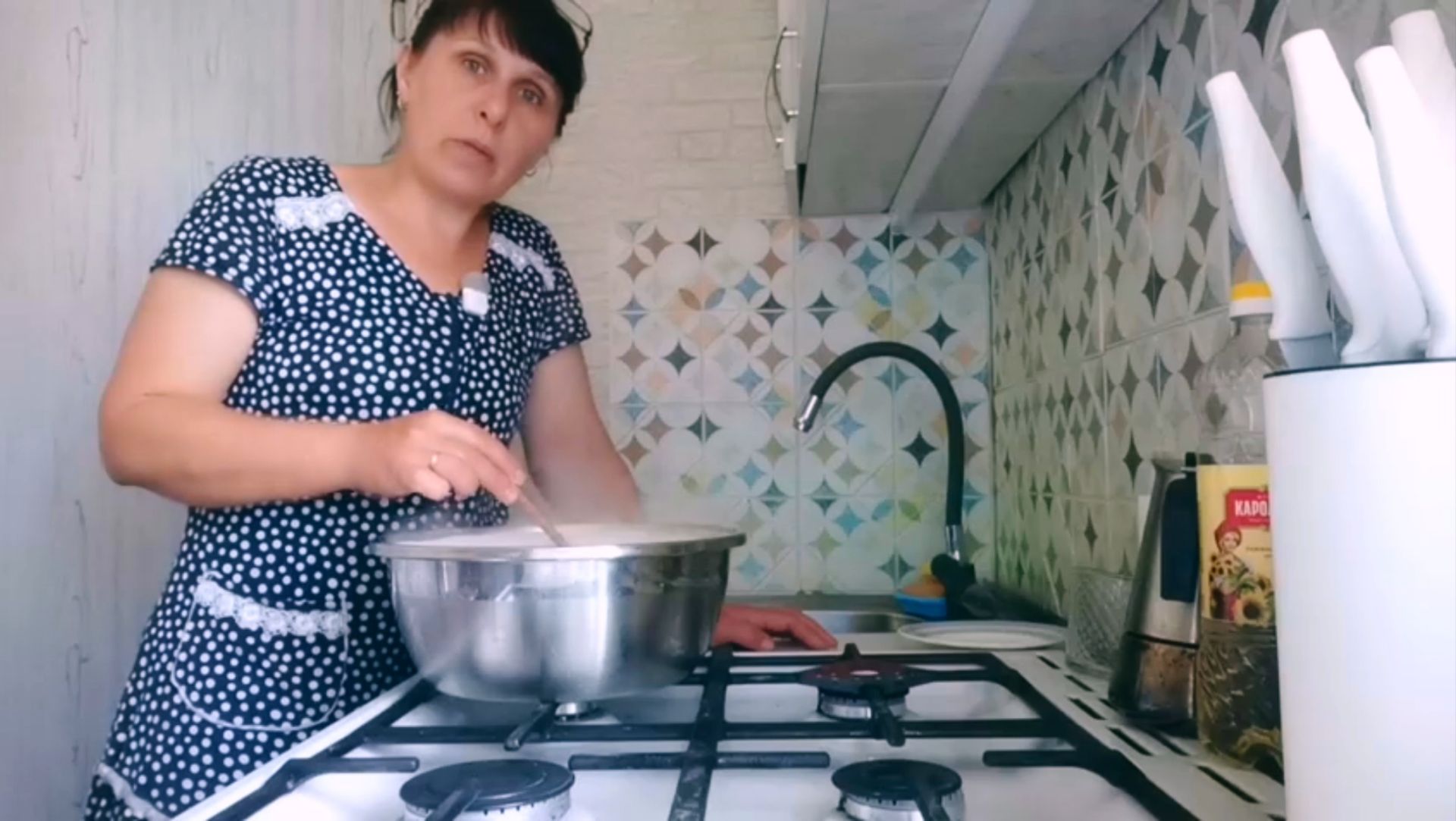 НЕ НАДО ХОДИТЬ ЗА МНОЙ И ЧТО-ТО ДОКАЗЫВАТЬ! смотреть онлайн