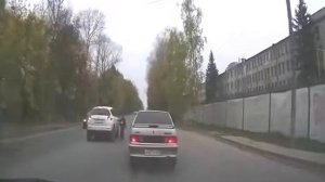 Как «правильно» садиться в машину