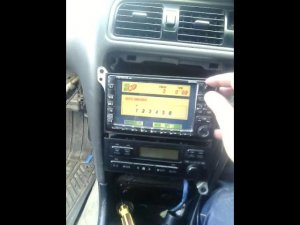 Подключил адаптер к магнитоле