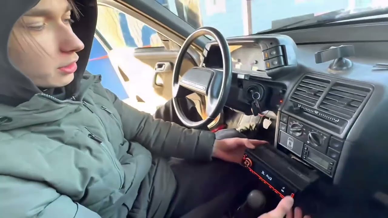 Обзор и прослушка магнитолы DL Audio Barracuda Half DSP Head Unit смотреть онлайн