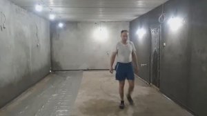 Как использовать лазерный уровень для стяжки пола